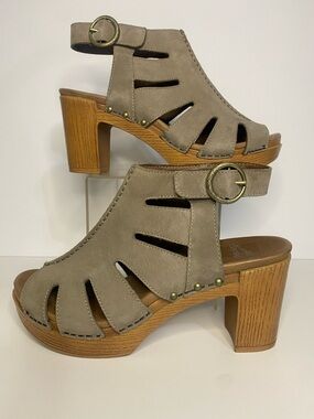 Dansko Taupe Suede Cutout Wooden Block Heel Sandals EU 39 (US Women’s 8 / 8.5)”